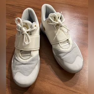 Nike Mens KD TREY 5 VI AA7067-135 Gold White
Basketball Shoes Sneakers Size 12